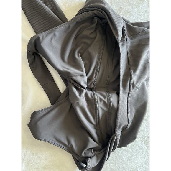 Fabletics Size XL Oasis Rib Twist Front 7/8 Jumpsuit In Taupe Slate - Picture 8 of 15